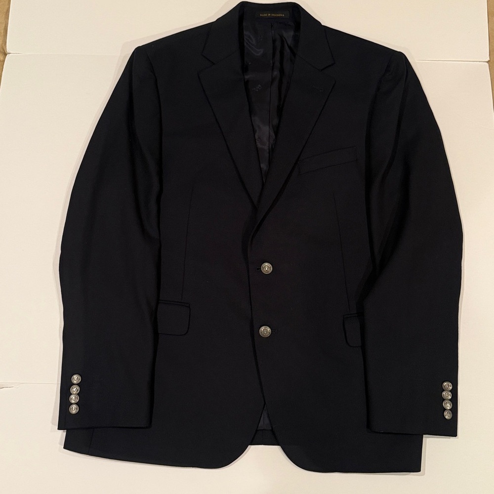 Jos. A. Bank Super 110’s Navy Men's Blazer Size 44R.
